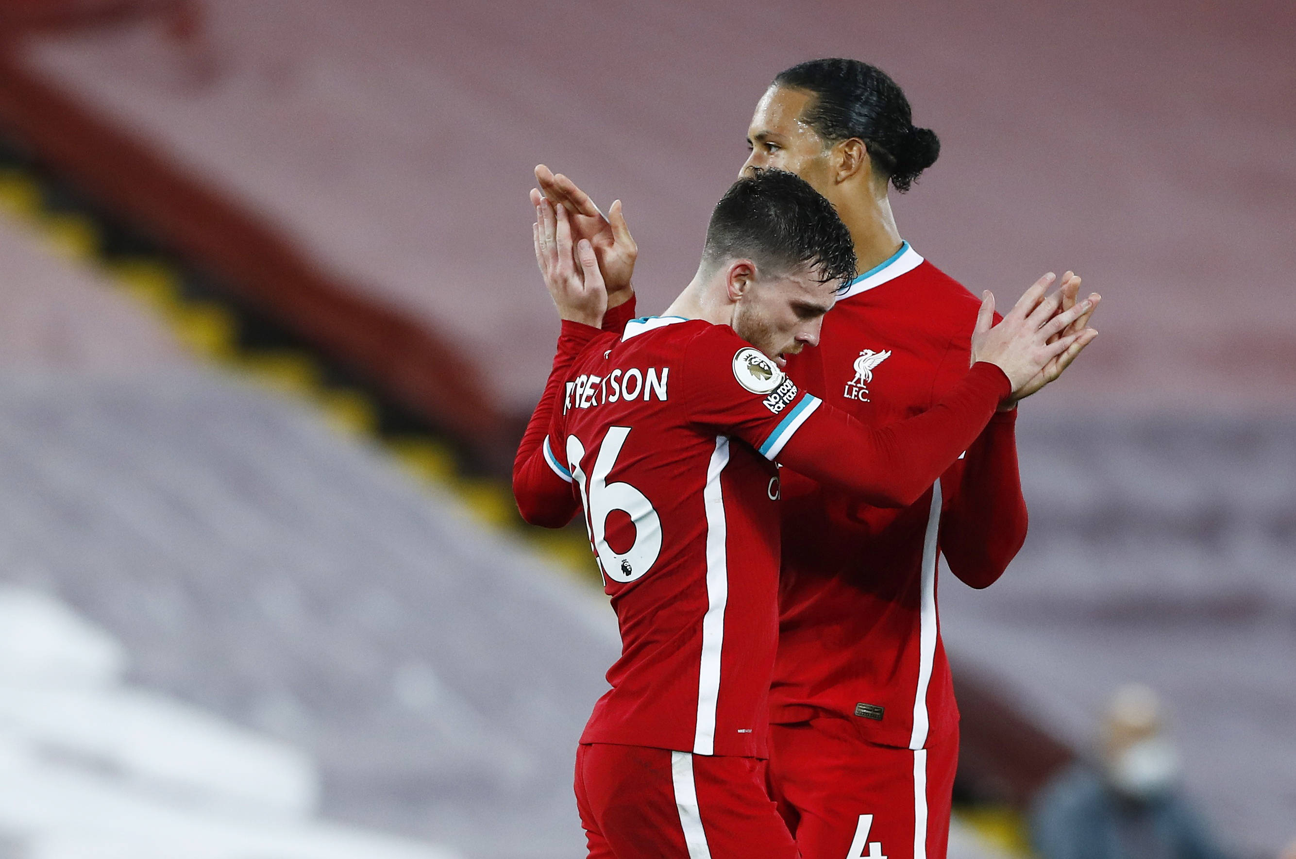 也给了足球 也给了足球